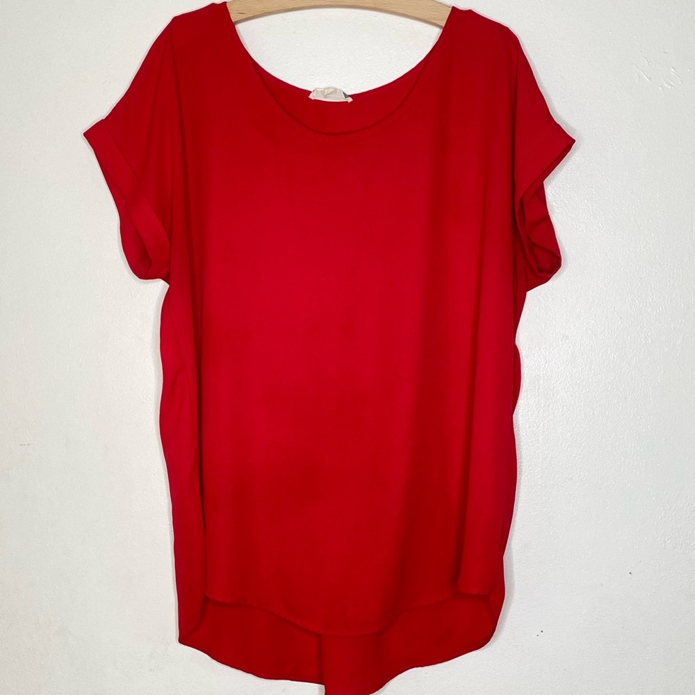 Pleione red capped short sleeve flowy blouse